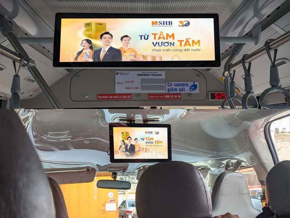 Unique-OOH-quang-cao-man-hinh-LCD-trong-xe-bus-xe-khach-taxi-Phuong-Trang